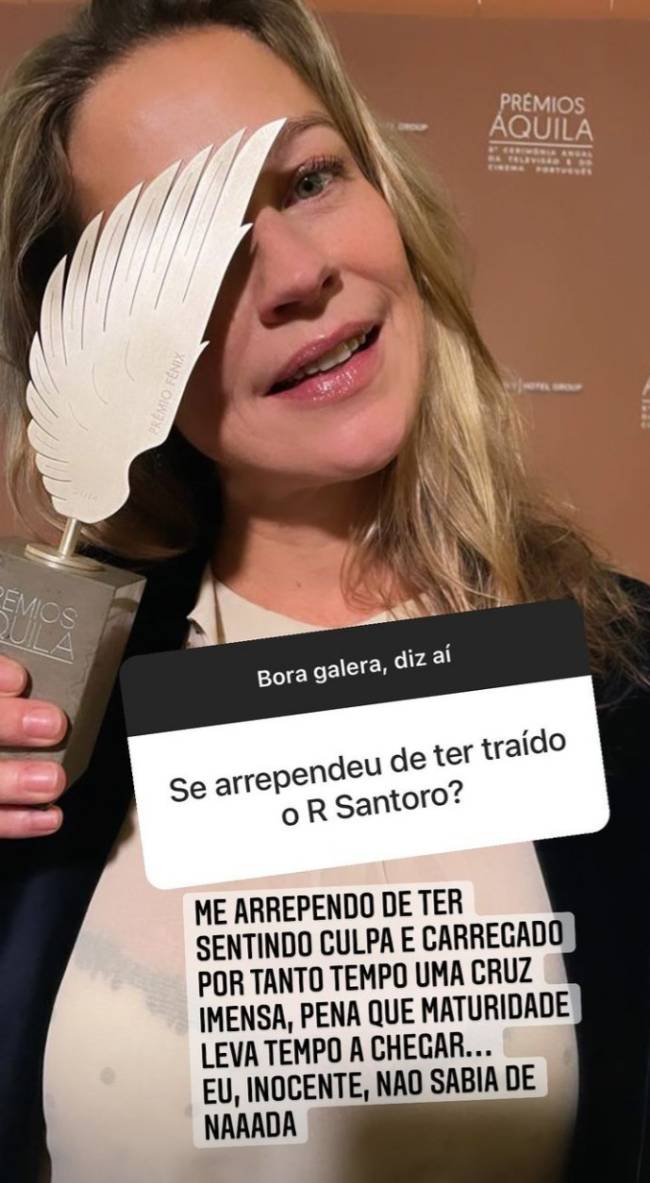 Screenshot_20220104-113948_Instagram (1) Imagem mostra mulher loira segurando troféu em formato de asa, prata, em frente ao seu rosto.