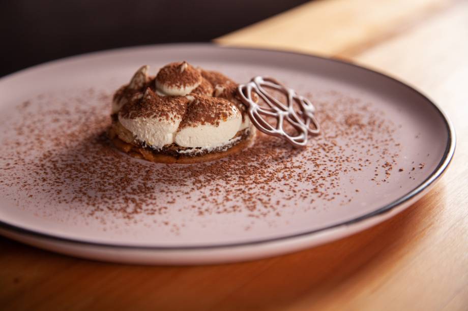 Tiramisu: queijo mascarpone e chocolate amargo