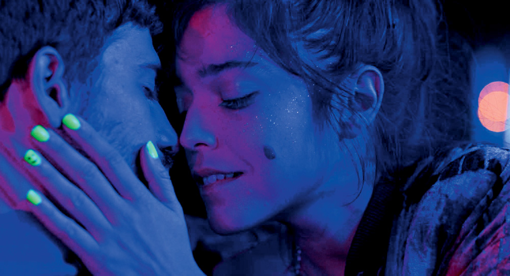 No Amazon Prime Video, série brasileira Lov3 aborda liberdade amorosa