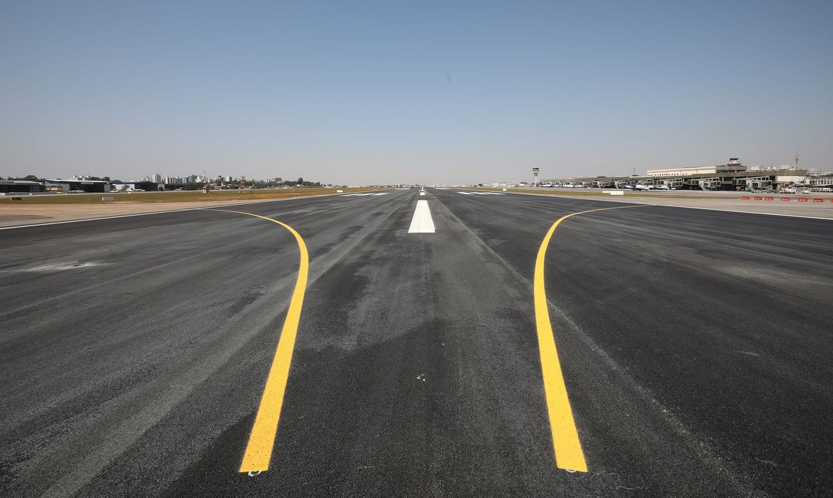 Imagem mostra parte da pista do aeroporto de Congonhas, na zona sul de São Paulo