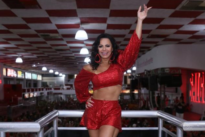 A atriz Viviane Araújo na quadra da Salgueir.o
