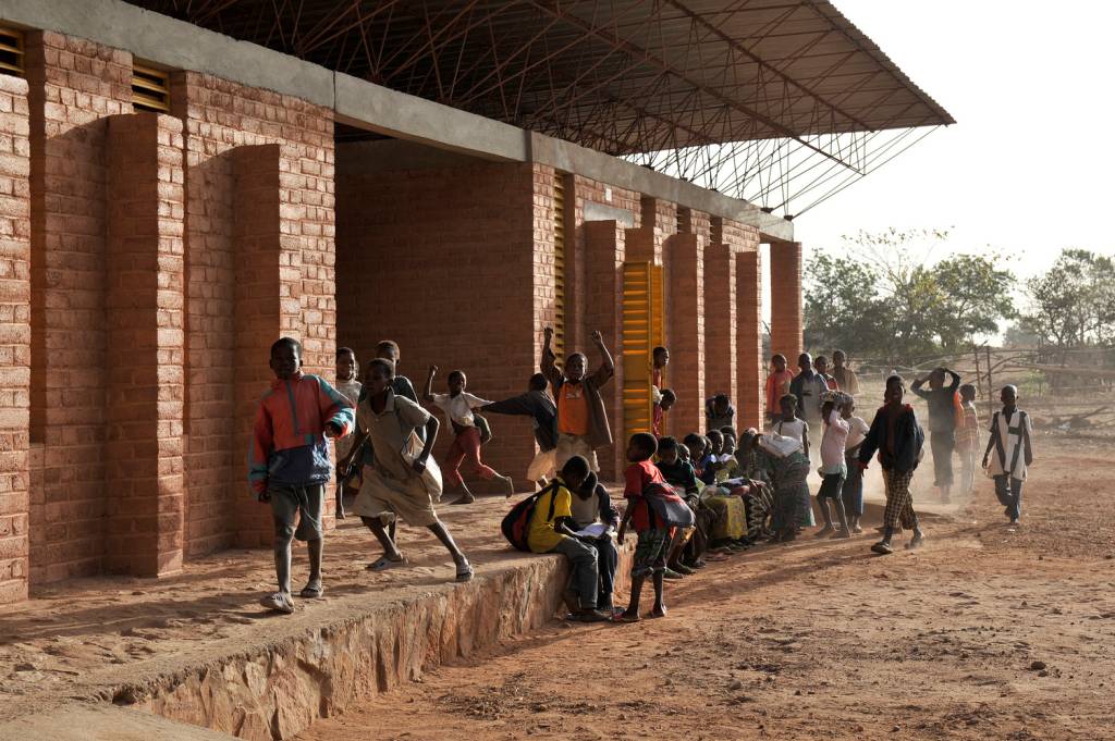 Escola Primária em Gando Prêmio Pritzker de Arquitetura 2022 Francis Keré