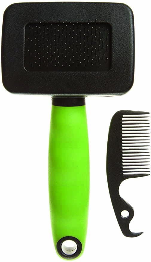 Escova preta de cabo verde, com mini pente preto de acess&oacute;rio