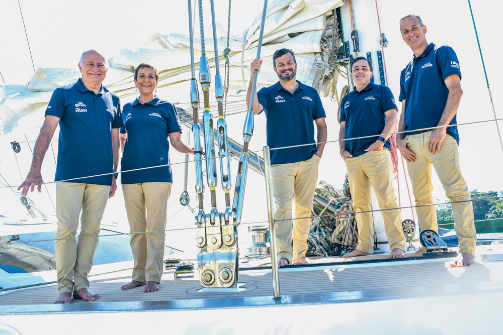 Família Schurmann envia exemplares de frutos do mar para análise da USP