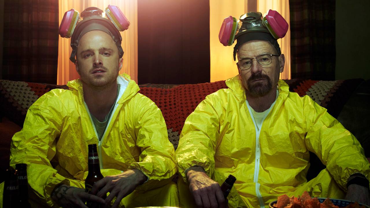 Jesse Pinkman (Aaron Paul), à esquerda, e Walter White (Bryan Cranston), à direita, em cena de Breaking Bad
