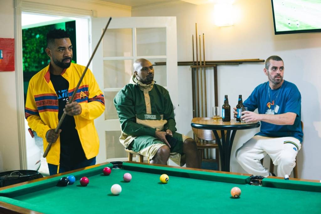 MV Bill e Fabio Brazza se unem a DJ Caique em disco e filme