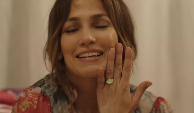 Jennifer Lopez recebeu um anel de noivado com diamante verde