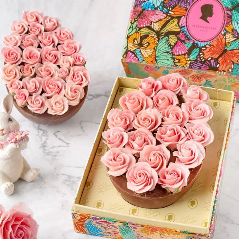 ovo rosas Stefan Behar Image de um ovo de páscoa decorado com rosas de pasta americana