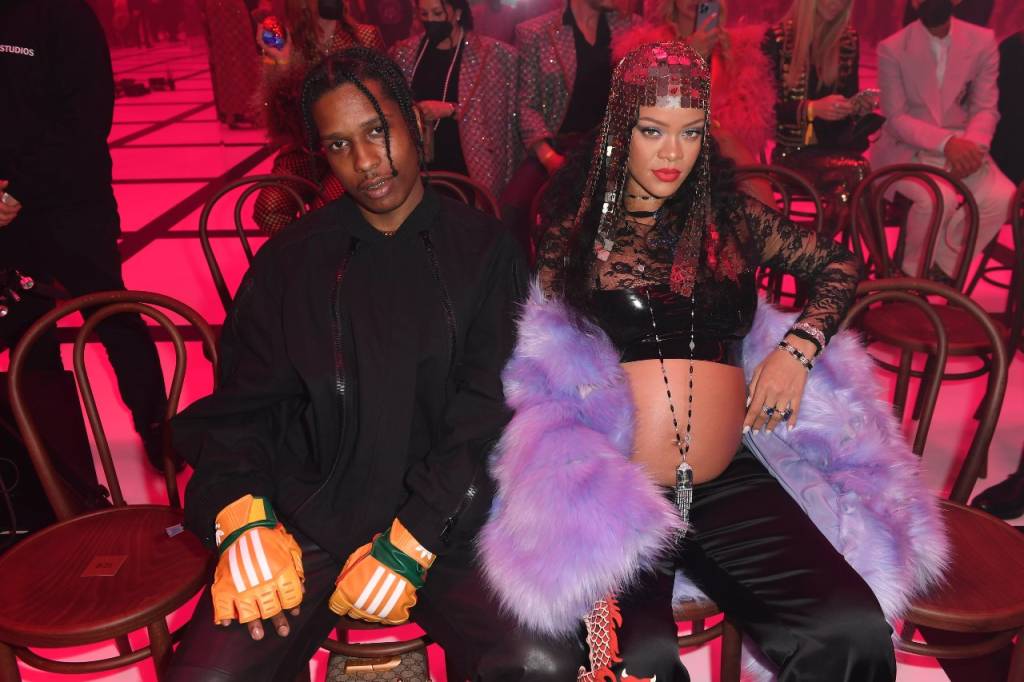 Rihanna dá à luz seu primeiro filho com o rapper A$AP Rocky