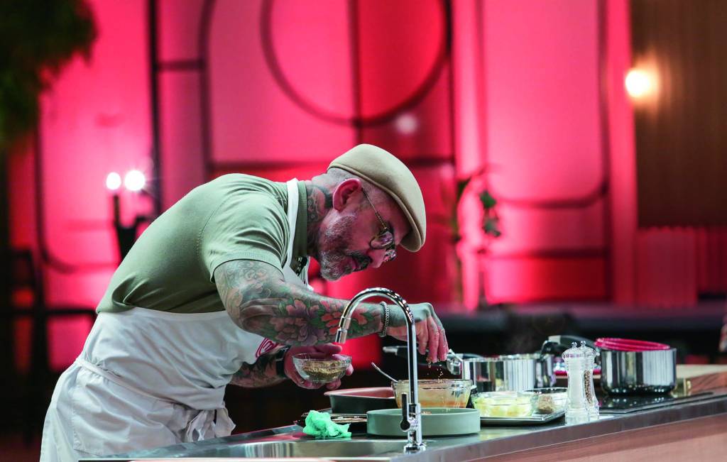 Foto: Melissa Haidar Fogaça aparece cozinhando