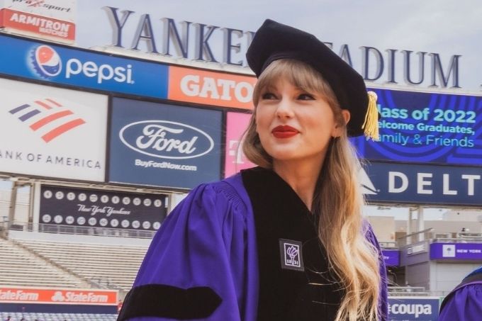 Taylor Swift agora é doutora em belas artes