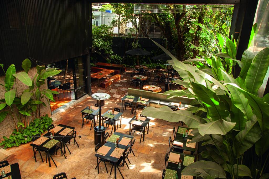 ambiente – deus ex machina imagem do salão do restaurante visto de cima
