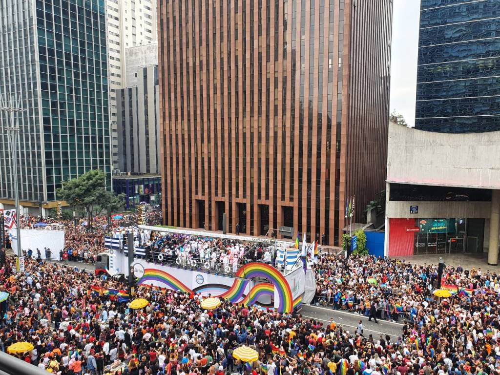 Parada do Orgulho LGBT+: gasto médio do turista aumentou 15% em 2022