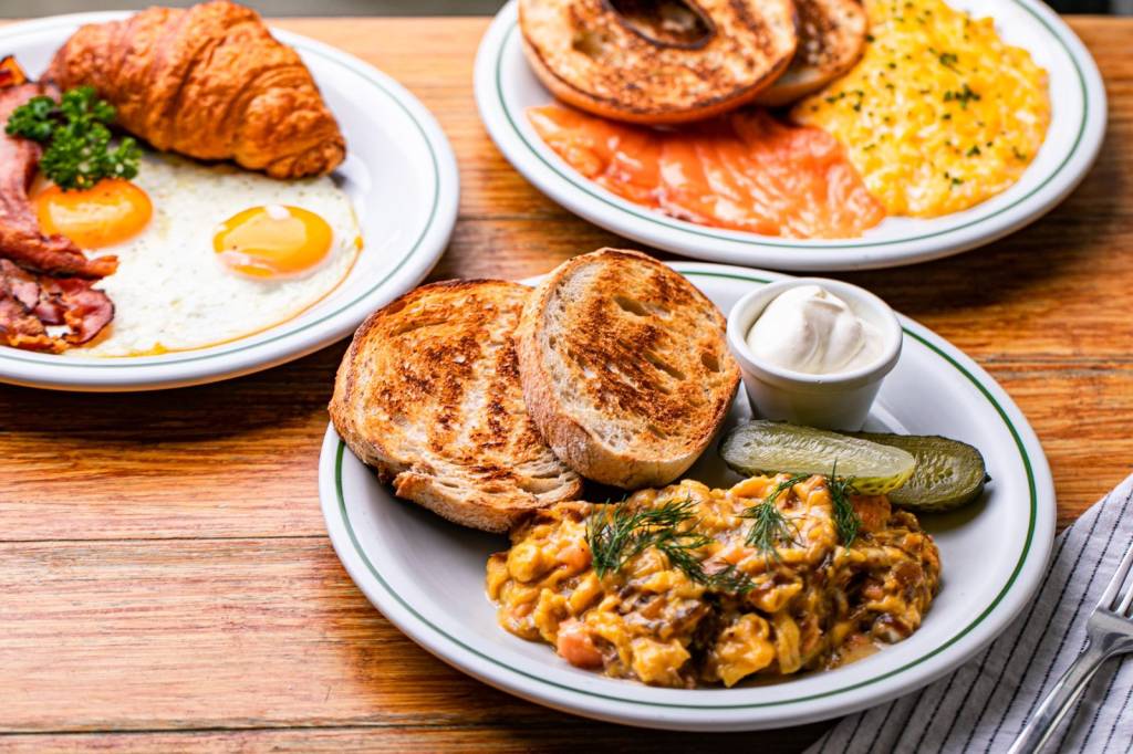 Z Deli Sandwiches estreia café da manhã e brunch