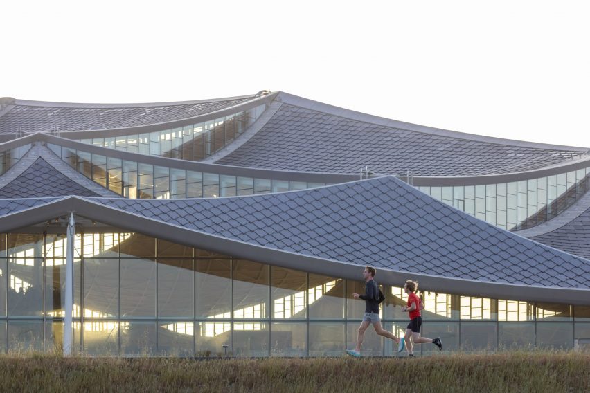 big-heatherwick-studio-google-bay-view-campus-california-architecture_dezeen_2364_col_10-852×568-1 Novo campus do Google é alimentado por energia livre de carbono
