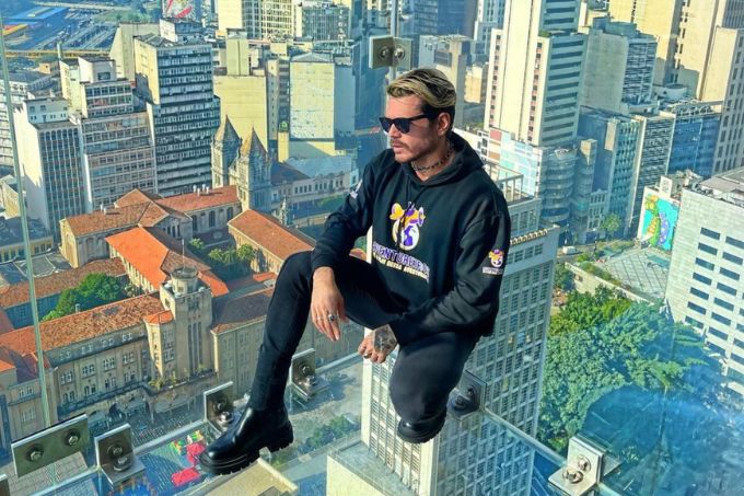 Franklin David posa no Sampa Sky, no centro de São Paulo