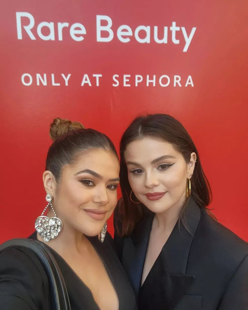 Maisa chora após encontro com Selena Gomez: “Parece que to sonhando”