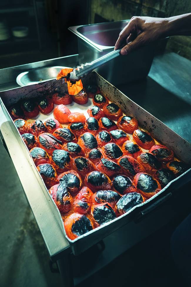 Carlos.JPG tomates em uma assadeira