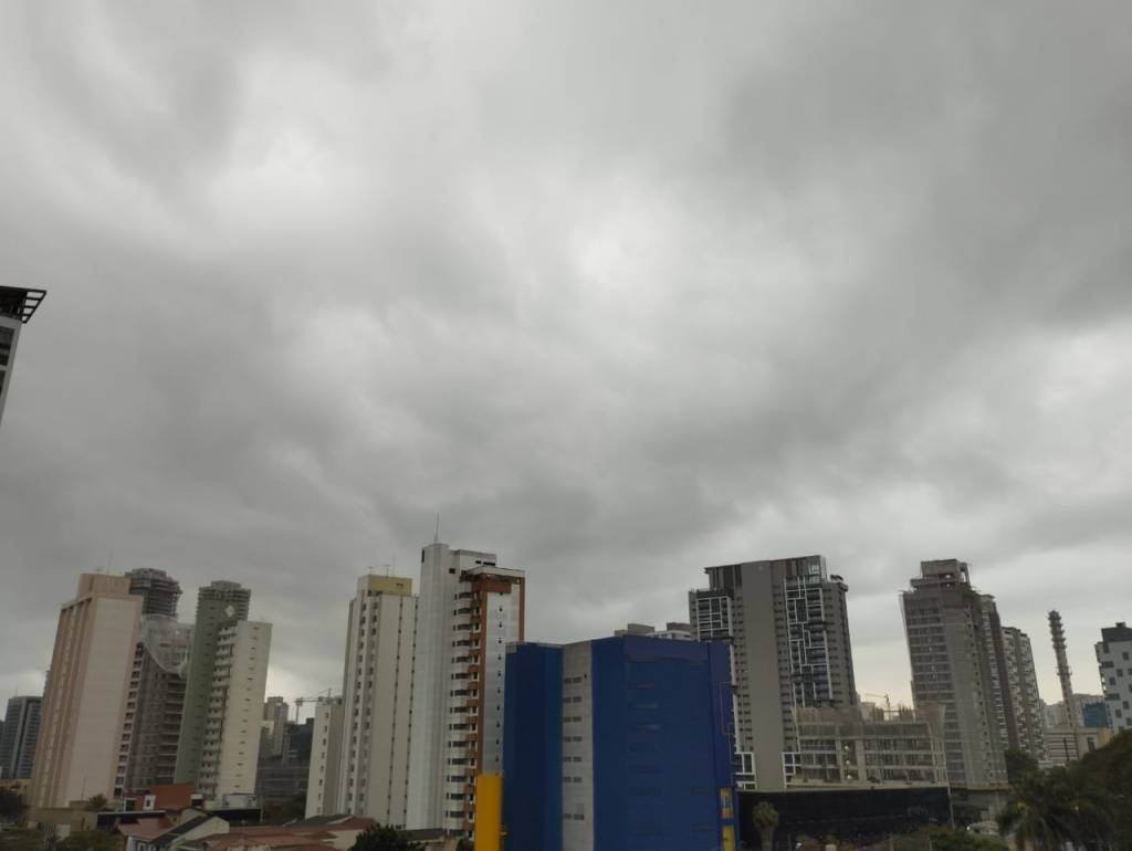 São Paulo tem risco de chuva de granizo e ventania, alerta Inmet