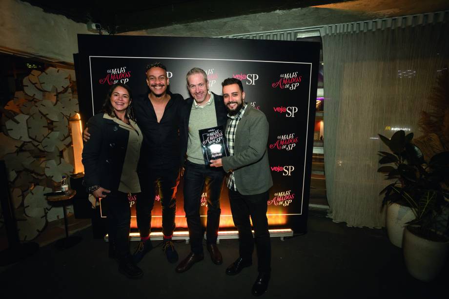 Karina Furquim, Rodrigo Bispo e Diego Garcia, do Pão de Açúcar, com Jack Blanc, diretor de publicidade da Abril