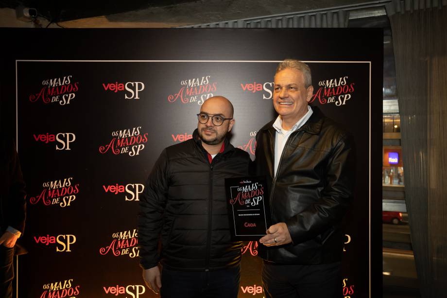 Thiago Mazzeo e Roberto Kovacs, diretor comercial do grupo CAOA
