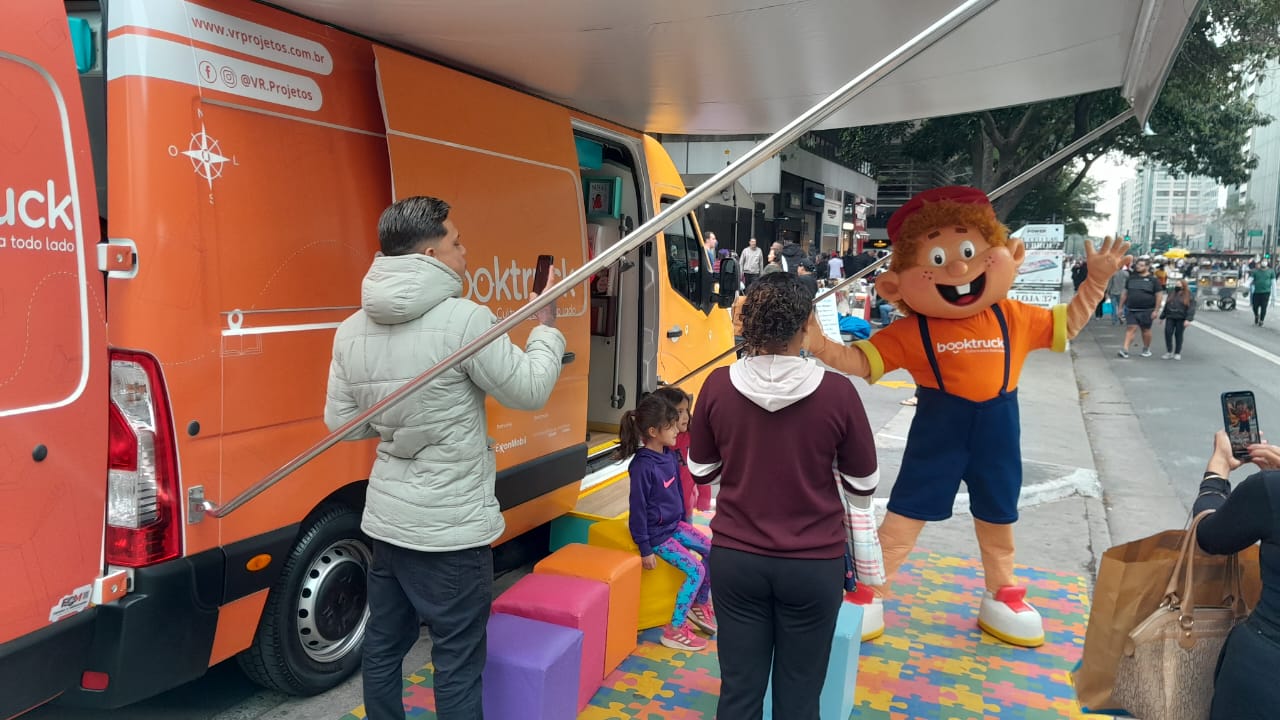 Book Truck