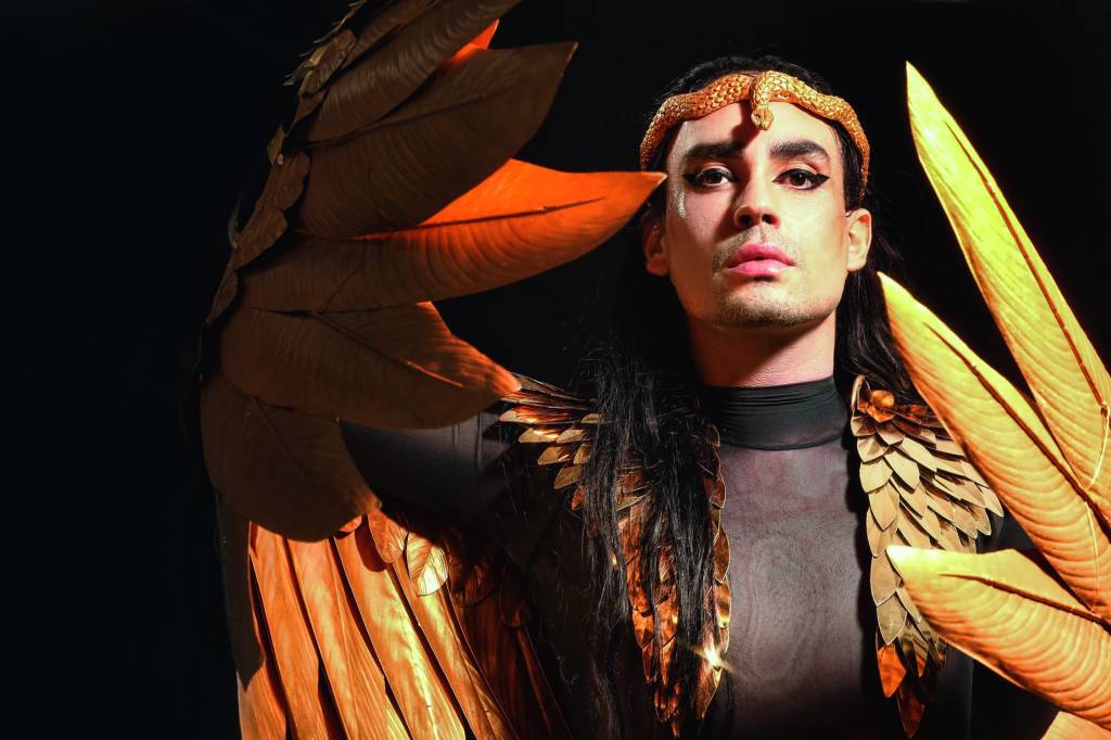 “Tenho um estresse pós-traumático que se chama Brasil”, diz Johnny Hooker