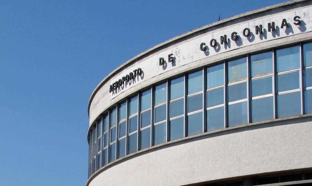 Aeroporto de Congonhas tem voos cancelados por conta das chuvas