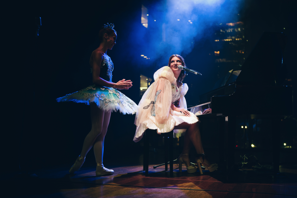 Cantora Lorenza Pozza grava novo single com bailarina de Paraisópolis