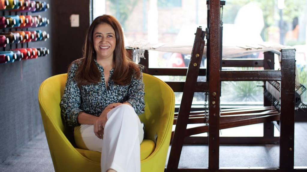 Após passar infância em casa de palha, empresária faz sucesso no mundo dos tapetes