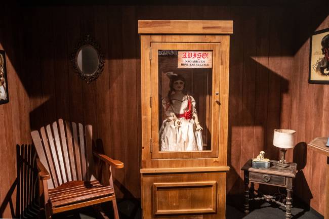 Parque do Terror Réplica da boneca Annabelle