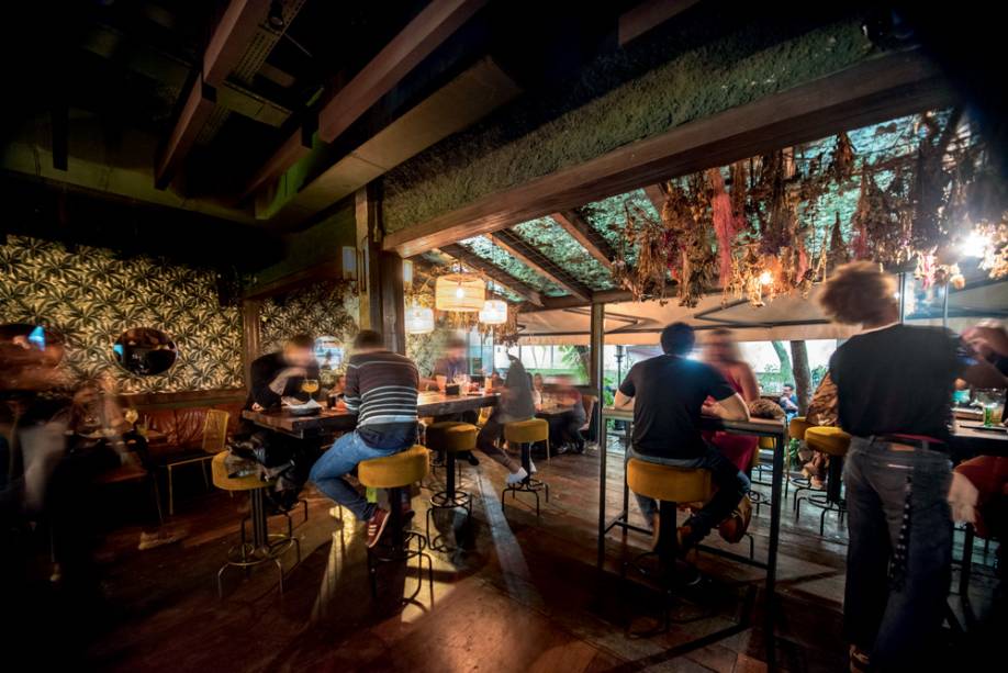 Tropikkal: burburinho e clima de balada Tropikkal: burburinho e clima de balada