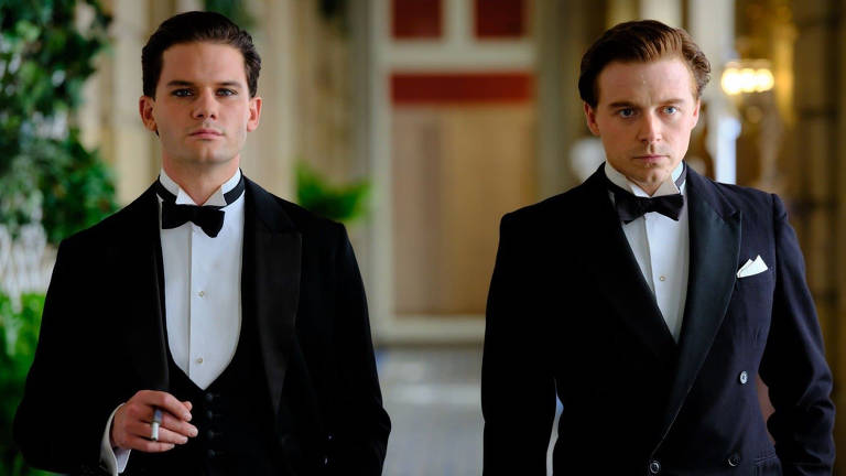 Dois homens de smoking