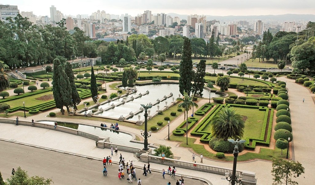 Jardim do Museu do Ipiranga, São Paulo.