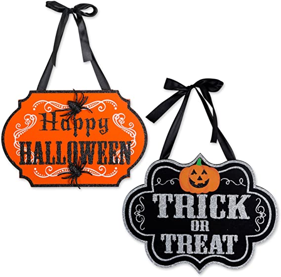 placas halloween Dupla de placas de Halloween. Uma delas é laranja e tem aranhas presas. A outra é preta e tem uma abóbora