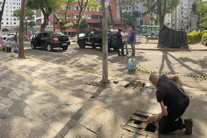 Polícia diz ter localizado entreposto de drogas na praça Marechal Deodoro