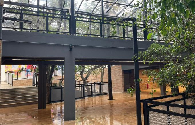 Santo Mercado Área interna do mercado municipal de Santo Amaro, na zona sul da cidade de São Paulo