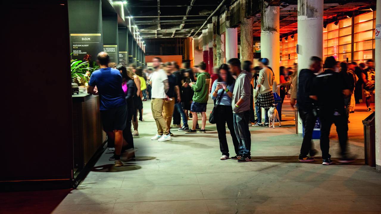 Espaço concorrido: mesas disputadas para provar o melhor da gastronomia