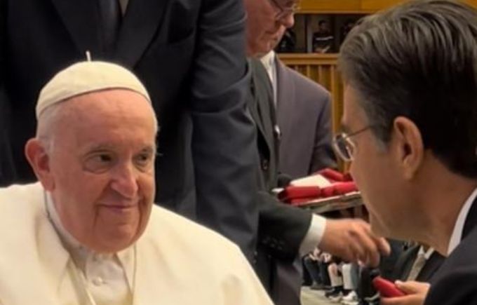 Papa Francisco diz a Rodrigo Garcia que reza pela saúde de Pelé