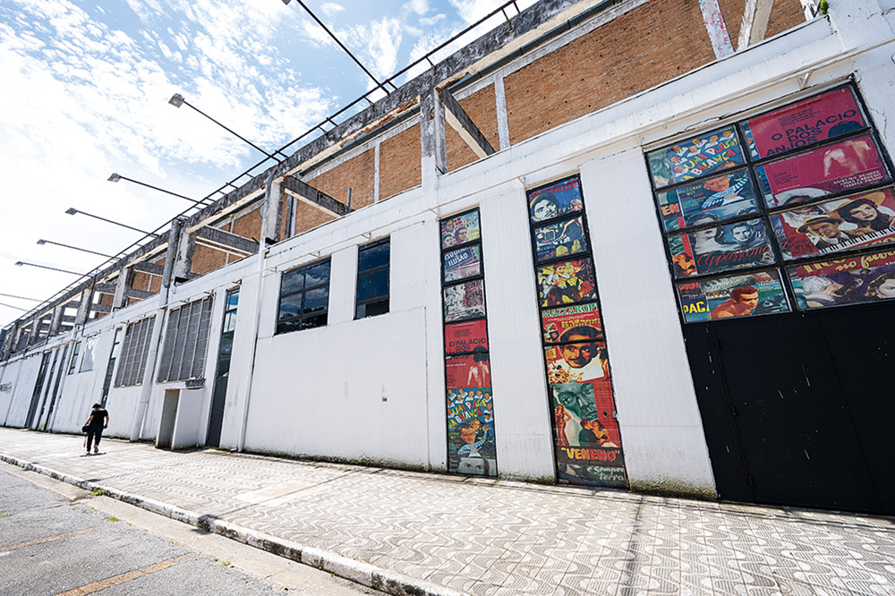 A entrada deum dos Pavilhões deSão Bernardo doCampo, no Vera Cruz