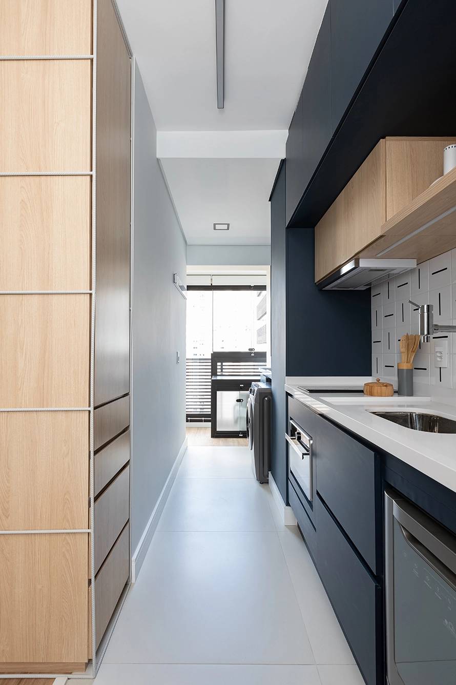 Apartamento-Estúdio-Auna-Studio-Monfré-Arquitetura-Vila-Mariana-Sao-Paulo_6 Apê compacto na Vila Mariana organiza o layout a partir da estante vazada