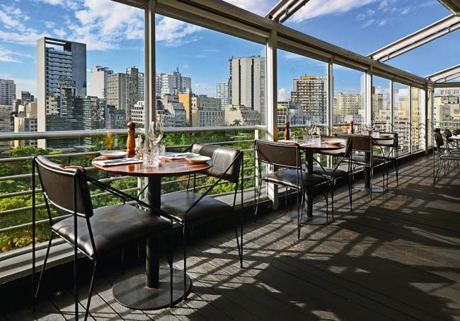 Esther_Rooftop_por_Carlos_Alkmin_foto_nr_0767c_med_res.jpg Esther_Rooftop_por_Carlos_Alkmin_foto_nr_0767c_med_res.jpg