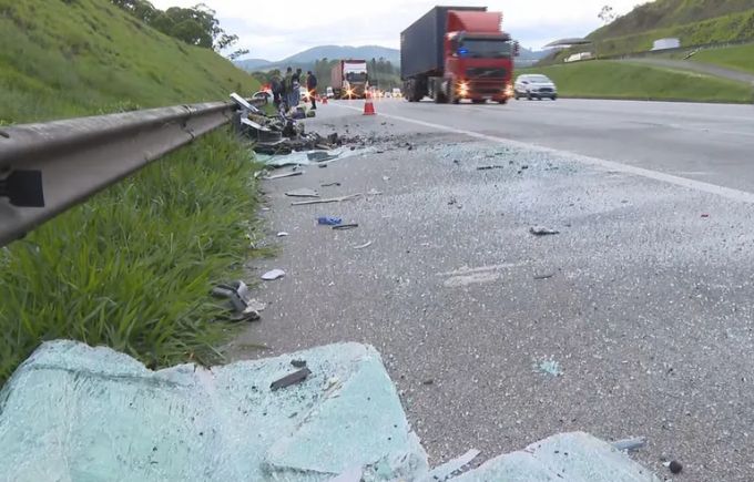 Acidente entre ônibus e caminhão que deixou 24 feridos na rodovia dos Bandeirantes aconteceu na altura do quilômetro 26,5na região de Jaraguá, na Zona Norte da capital
