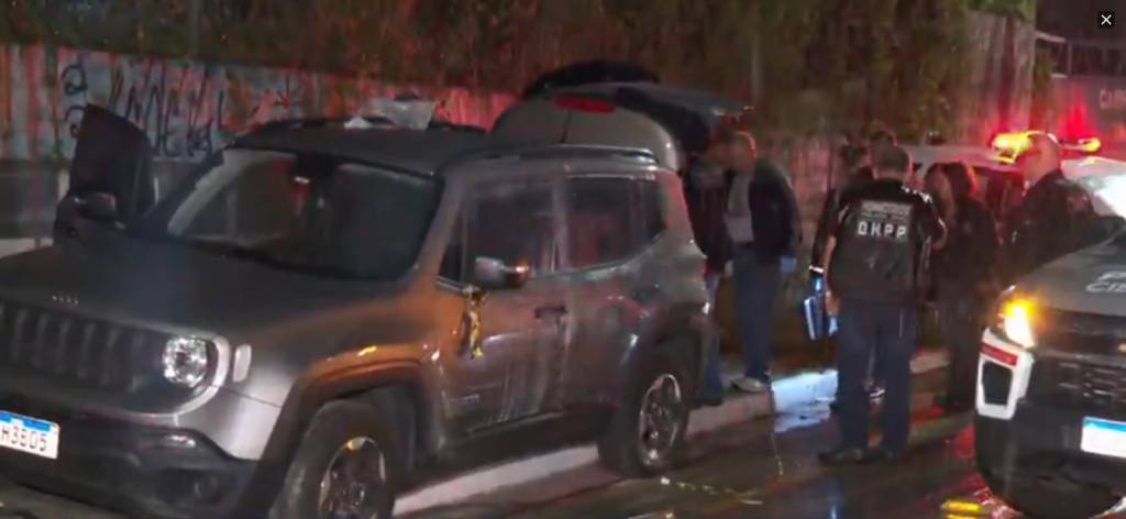 Jovem é achada morta com perfurações no corpo dentro de carro em Sapopemba