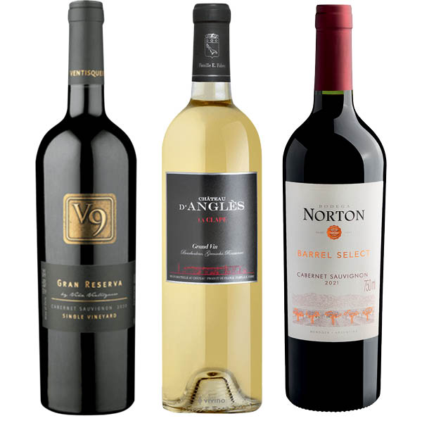 Três garrafas de vinho