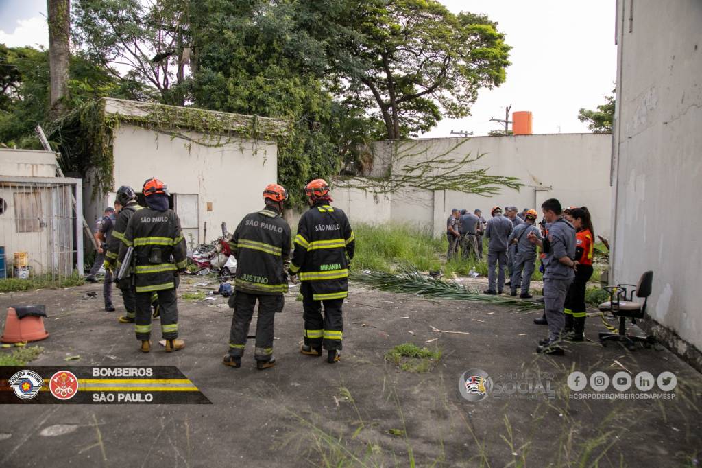 Queda de helicóptero na Barra Funda deixa quatro mortos