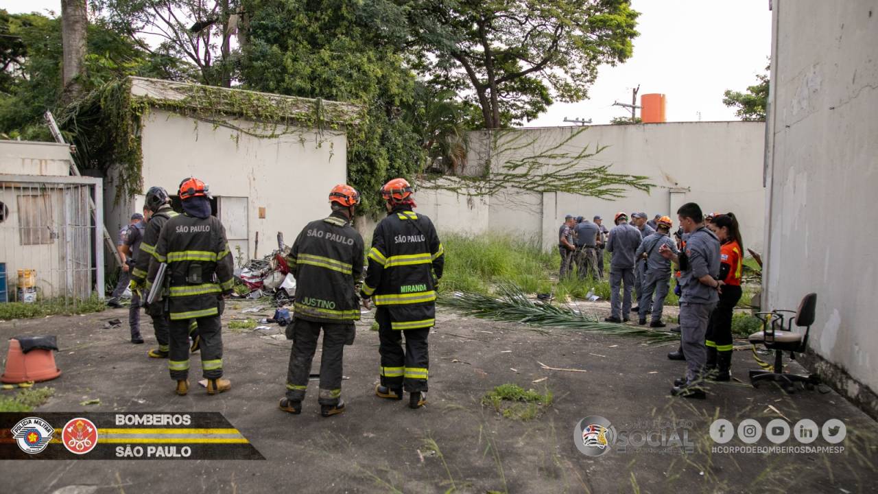 Helicóptero caiu na Zona Oeste da capital e deixou quatro mortos.