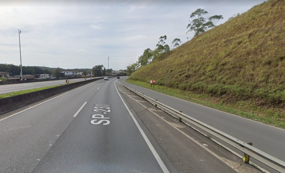 Acidente na Régis Bittencourt deixa três mortos e 21 feridos