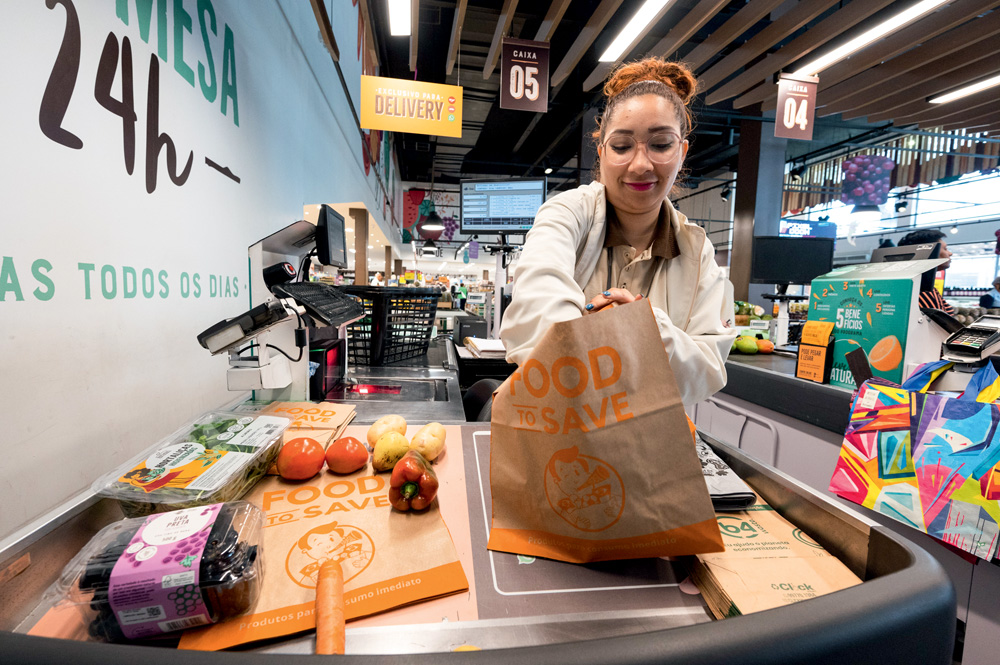 A rede Natural da Terra usa os aplicativos B4Waste e Food To Save como parte do ciclo para reduzir o desperdício de alimentos.