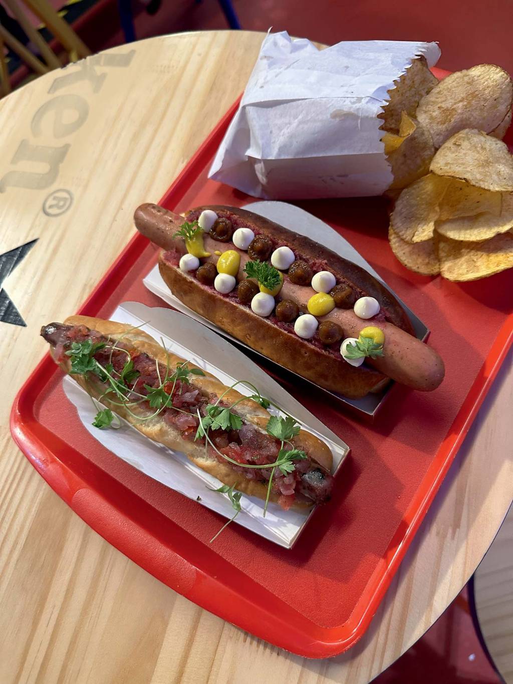 Hot Pork lança sanduíche “de estádio” com um toque a mais